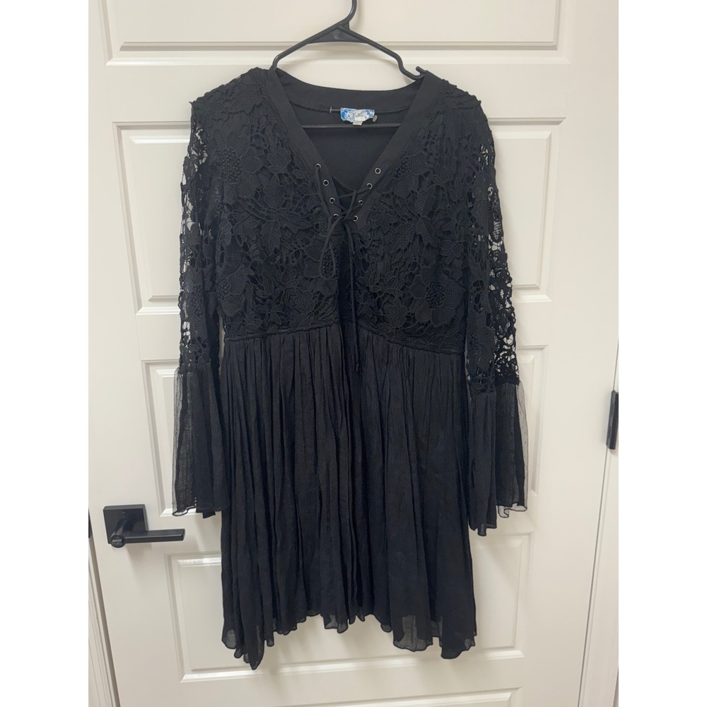 JGee Black Lace Bell Sleeve Mini Dress Gothic Boho Lace Up V-Neck Large